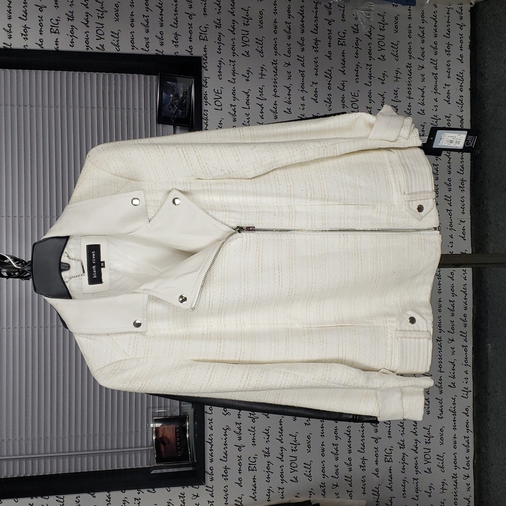 💥NEW💥 Womans XS Black Rivet White/Cream Coat